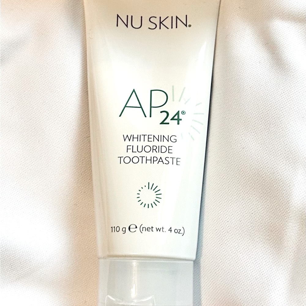 AP 24 Whitening Fluoride Toothpaste 🪥